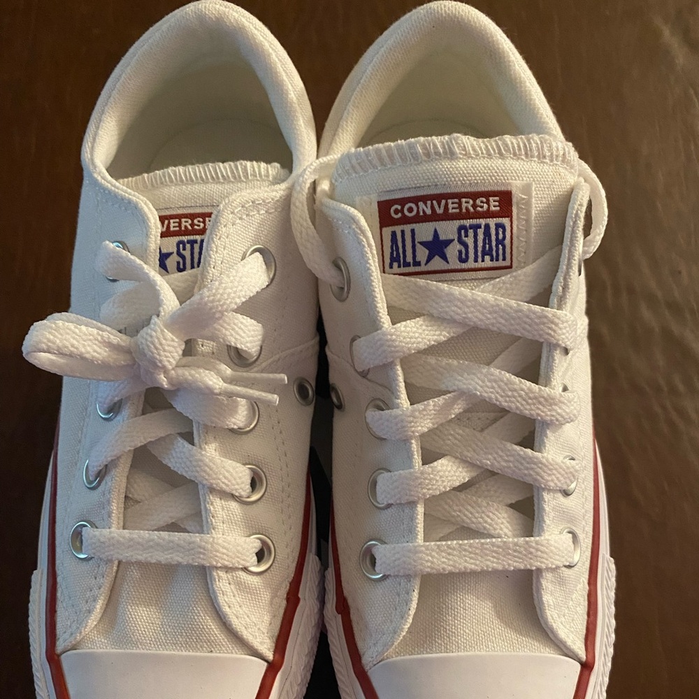 New in box Womens Converse Madison OX size 5 white - Picture 2 of 4